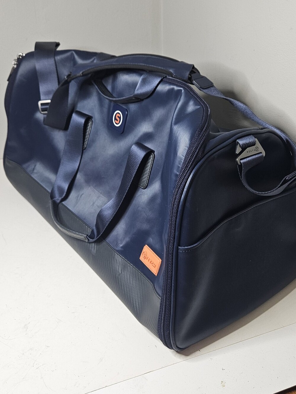Stitch Golf Ultimate Garment Bag, Blue Vinyl, Zipper Front Shoulder Strap